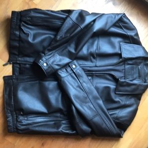 Roundtree and York leather bomber jacket